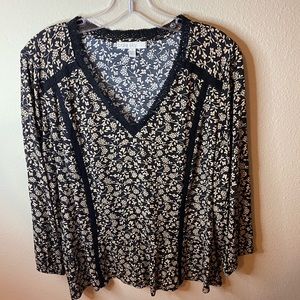 Pale Sky blouse with lace detail lg